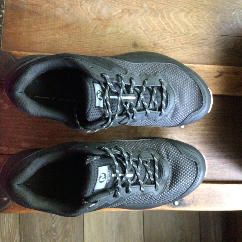 Women’s Merrell Black Tennis Shoe